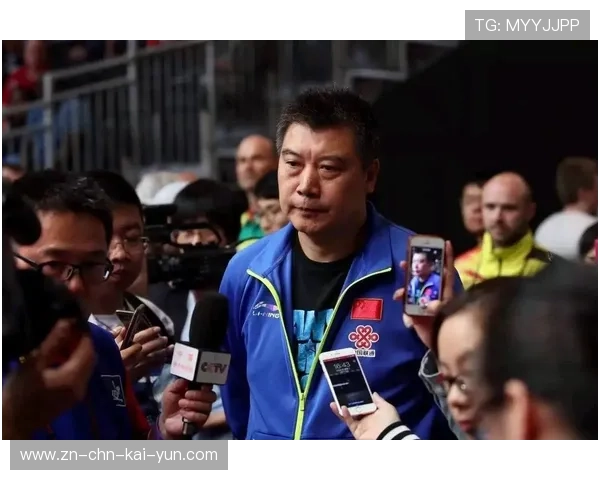 球星在训练课上被要求完成高压传球练习，抗压能力显著提升